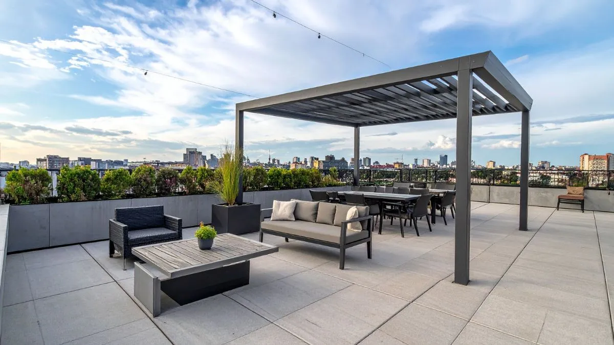 Jardín al atardecer libre de mosquitos